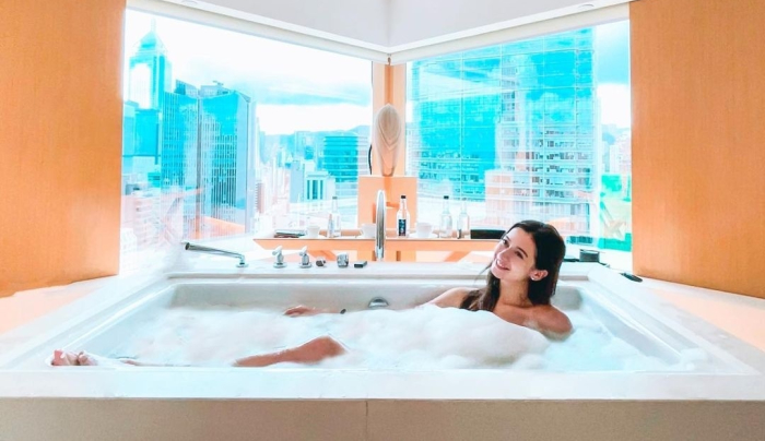  Staycation 打卡_酒店泳池_浴缸酒店